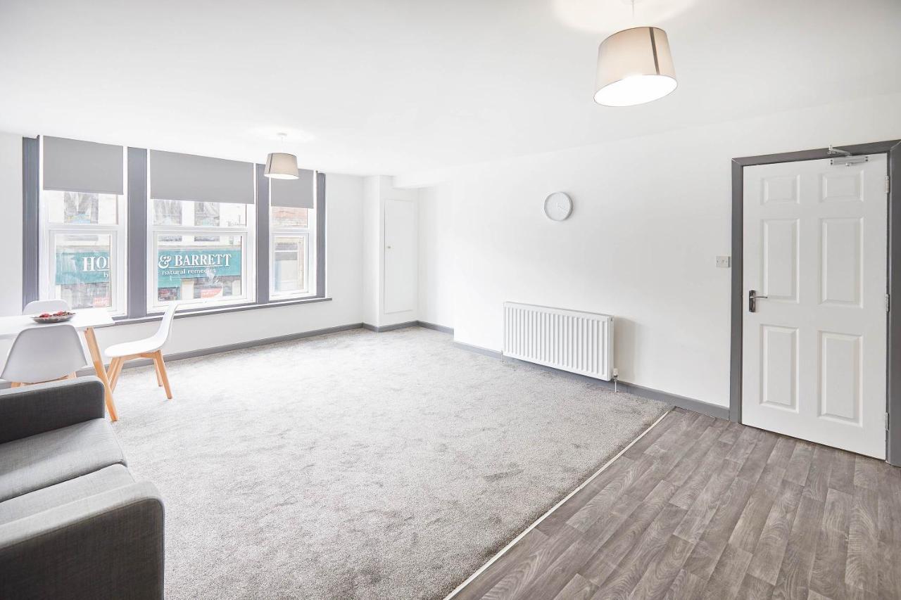 Host & - Clarendon * Redcar